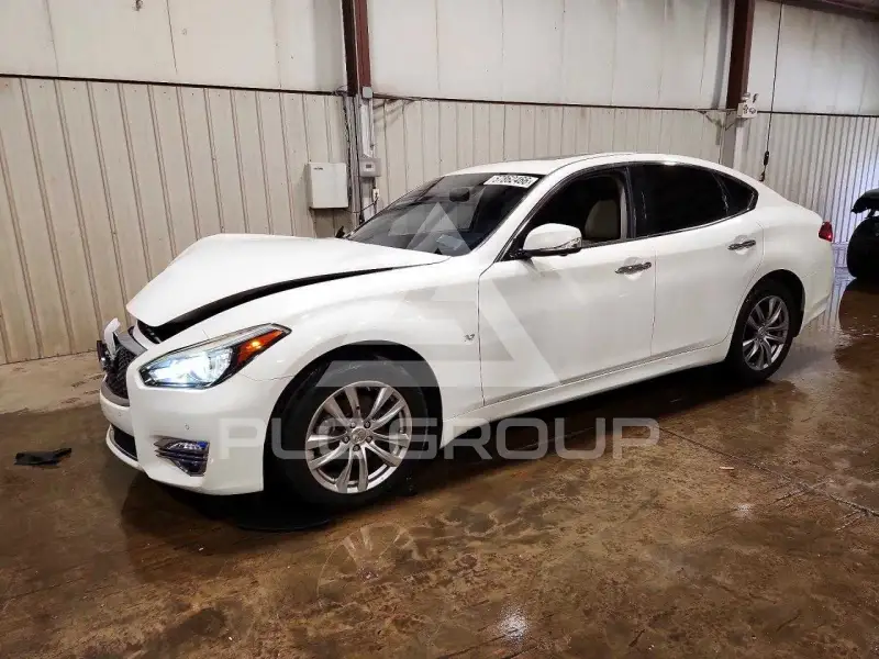 2015 Infinity Q70 фото