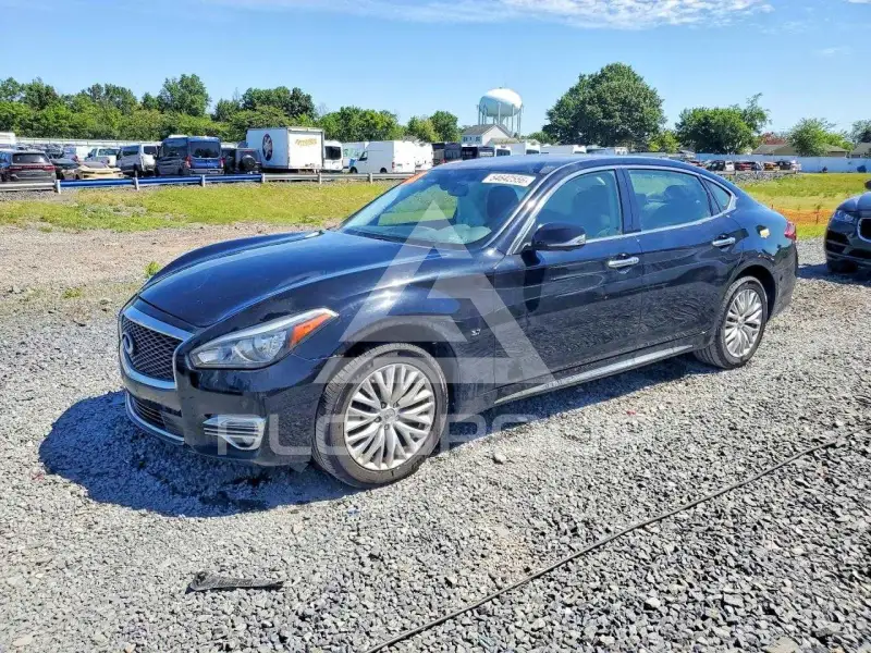 2015 Infinity Q70 фото