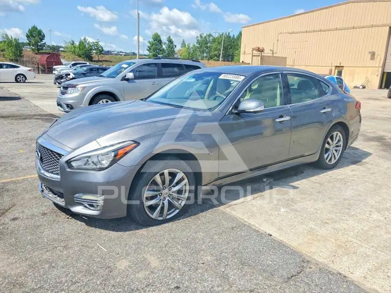 2015 Infinity Q70 фото