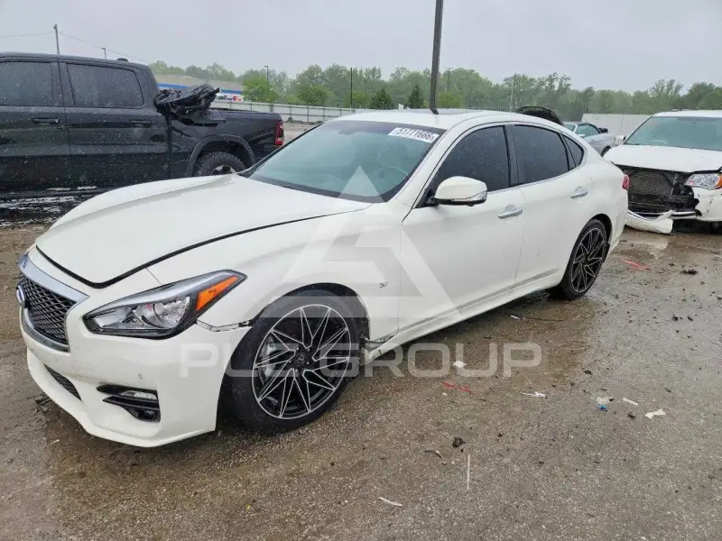 2015 Infinity Q70 фото