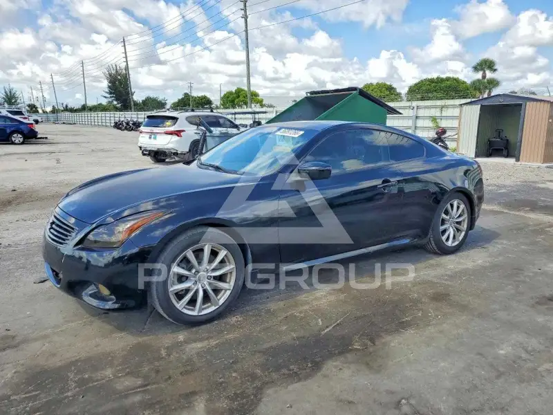 2015 Infinity Q60 фото
