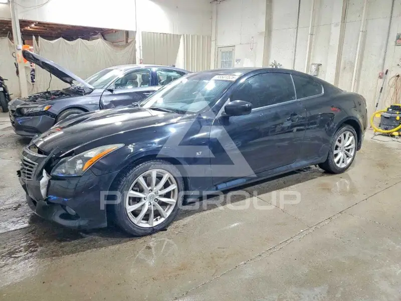 2015 Infinity Q60 photo