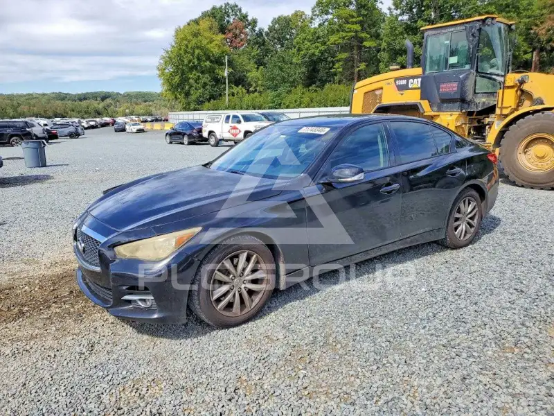 2015 Infinity Q50 фото