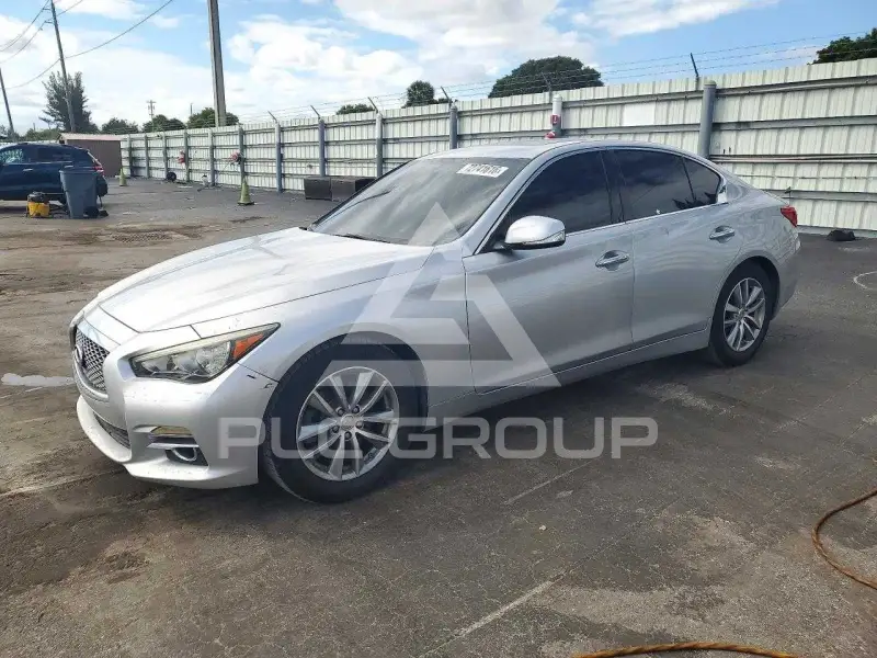 2015 Infinity Q50 фото