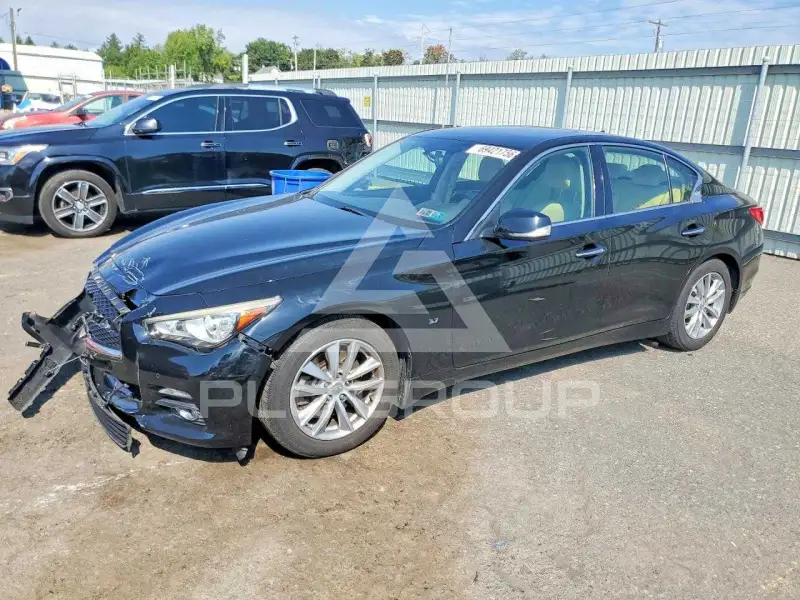 2015 Infinity Q50 фото
