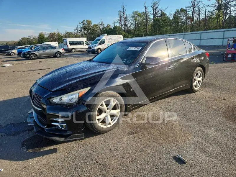 2015 Infinity Q50 фото