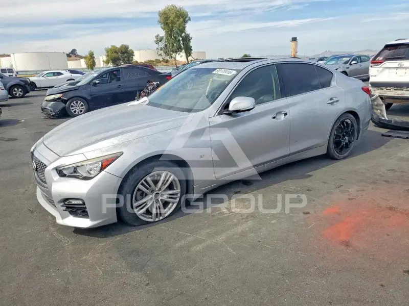 2015 Infinity Q50 photo