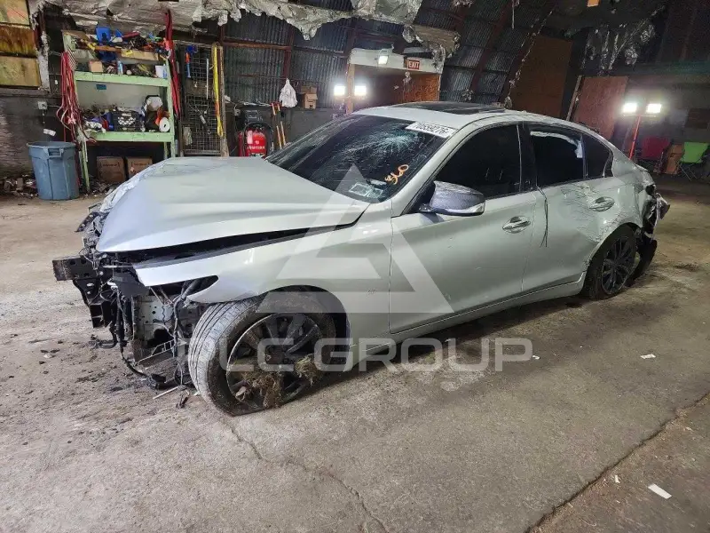 2015 Infinity Q50 фото
