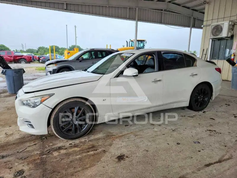 2015 Infinity Q50 фото