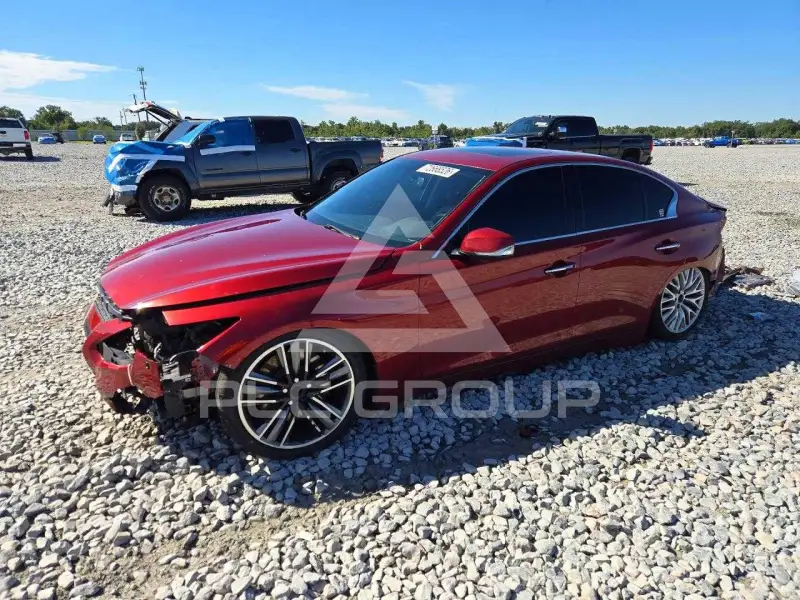 2015 Infinity Q50 фото