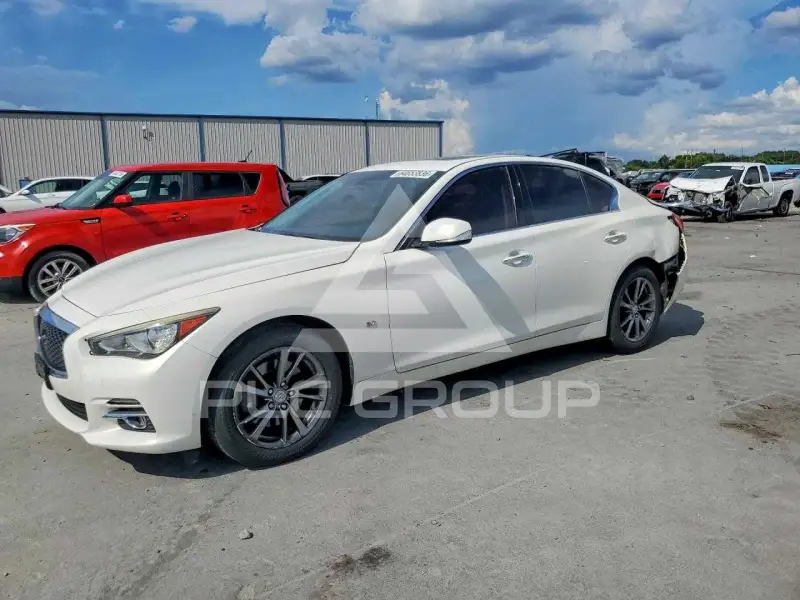 2015 Infinity Q50 фото