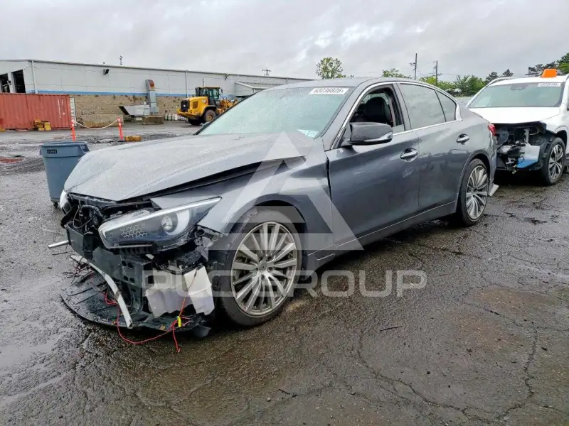 2015 Infinity Q50 фото