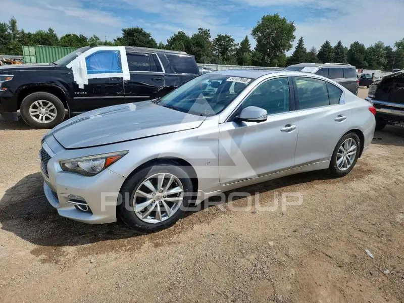 2015 Infinity Q50 фото