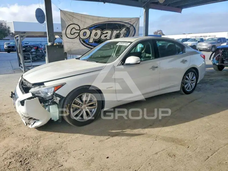 2015 Infinity Q50 фото