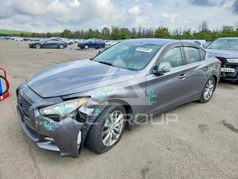 2015 Infinity Q50 фото