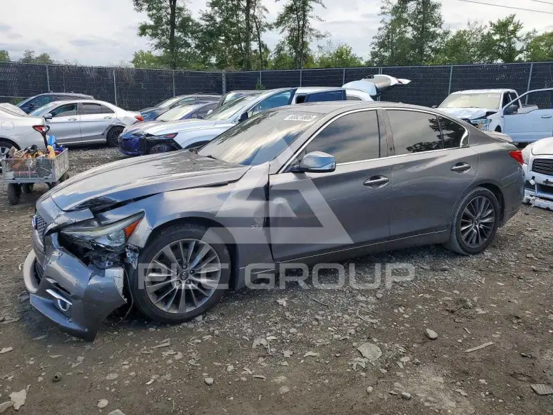 2015 Infinity Q50 фото