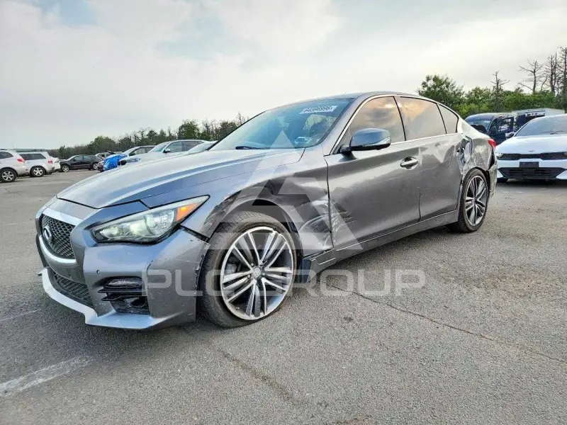 2015 Infinity Q50 фото