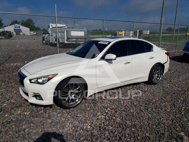 2015 Infinity Q50 фото