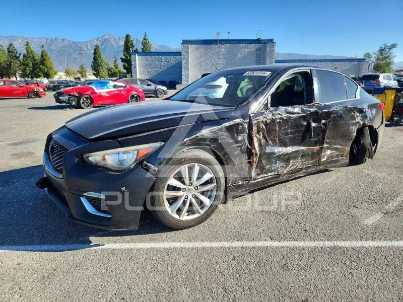 2015 Infinity Q50 фото