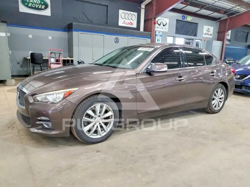 2015 Infinity Q50 фото