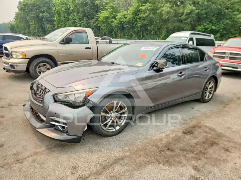 2015 Infinity Q50 photo