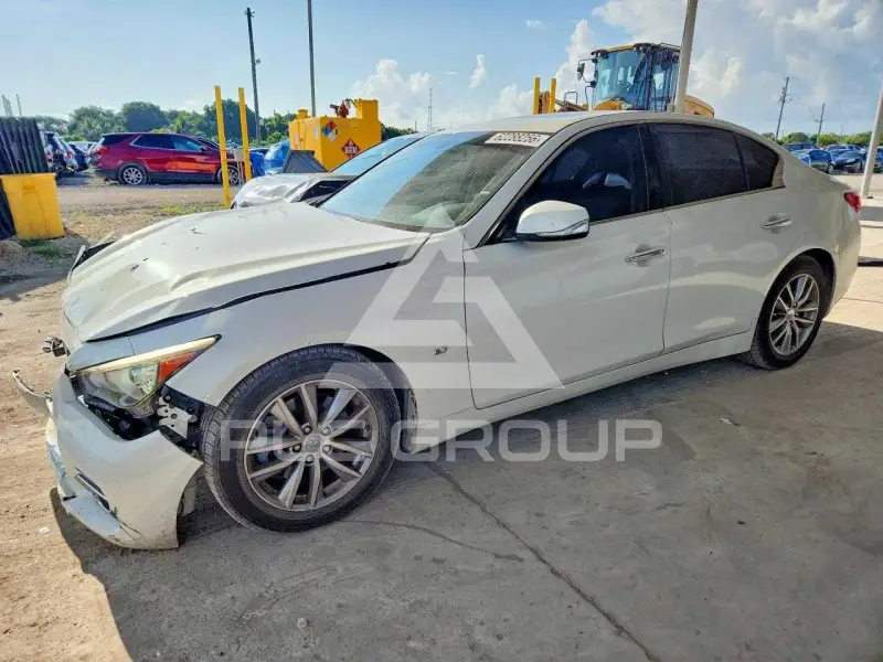 2015 Infinity Q50 photo