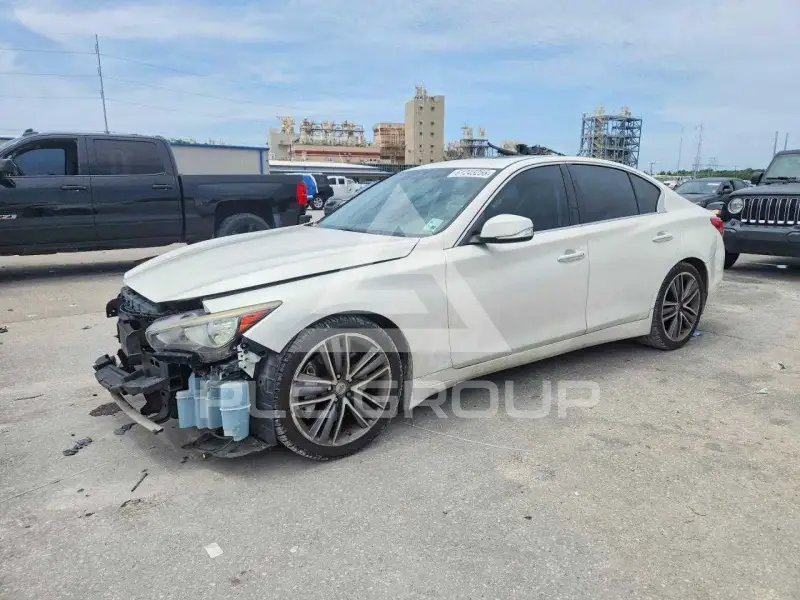 2015 Infinity Q50 фото