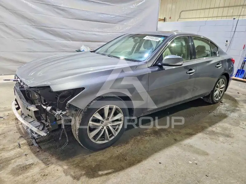 2015 Infinity Q50 фото