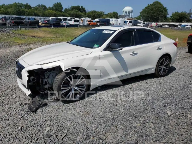 2015 Infinity Q50 фото