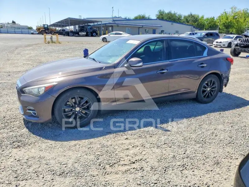 2015 Infinity Q50 фото