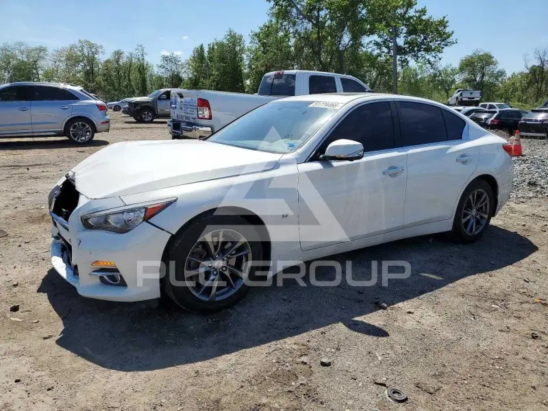 2015 Infinity Q50 фото
