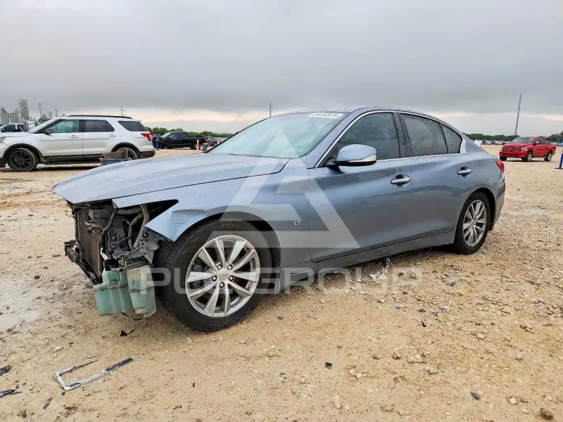 2015 Infinity Q50 фото