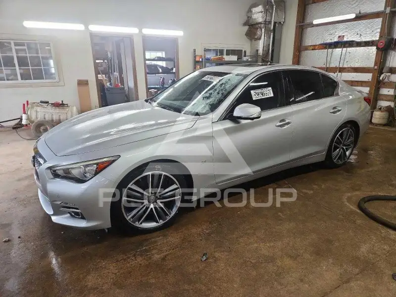 2015 Infinity Q50 фото