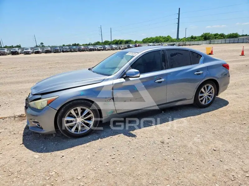 2015 Infinity Q50 photo