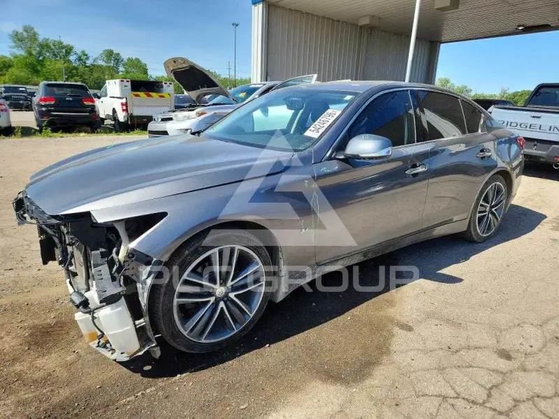 2015 Infinity Q50 фото