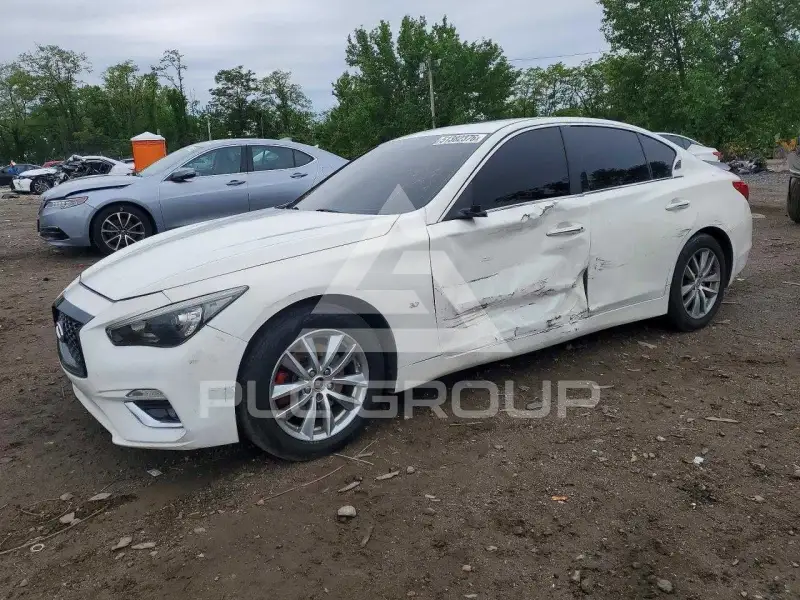 2015 Infinity Q50 фото