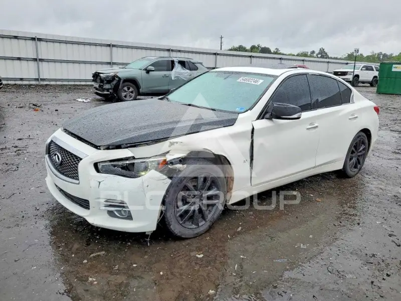 2015 Infinity Q50 фото
