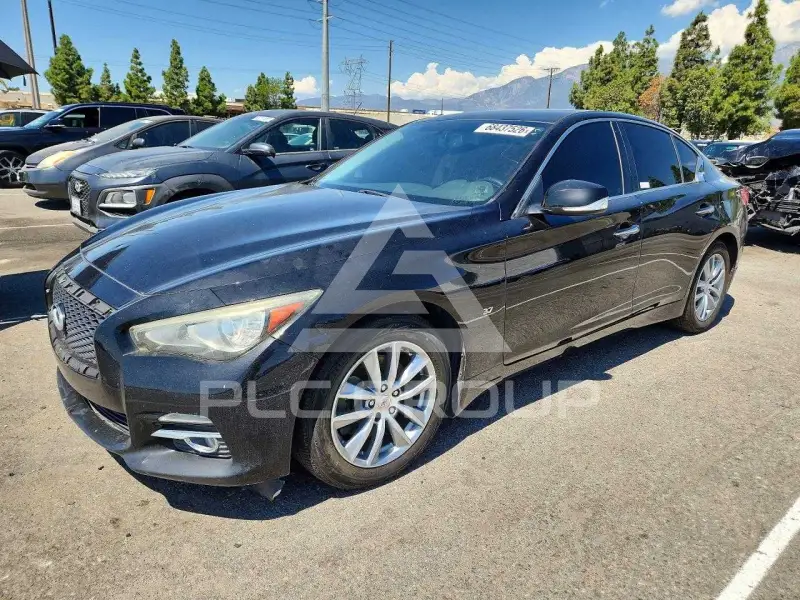 2015 Infinity Q50 фото