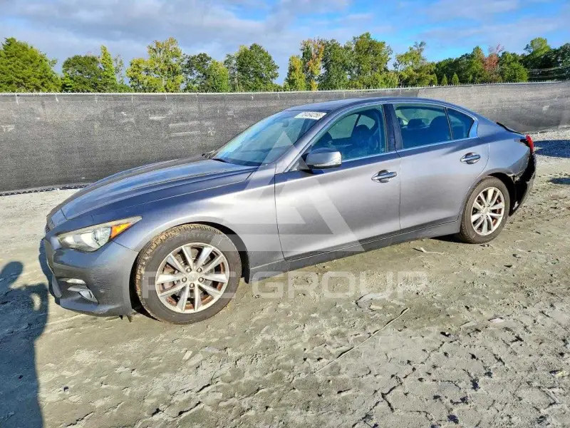 2015 Infinity Q50 фото