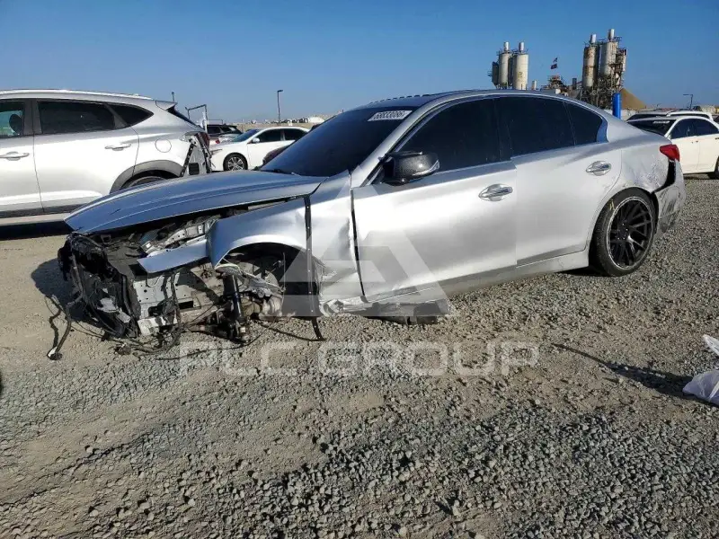 2015 Infinity Q50 фото