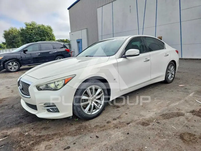 2015 Infinity Q50 photo