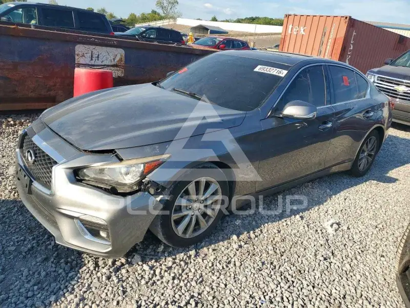 2015 Infinity Q50 фото