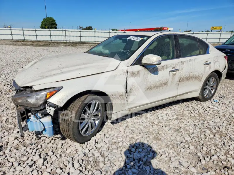 2015 Infinity Q50 фото