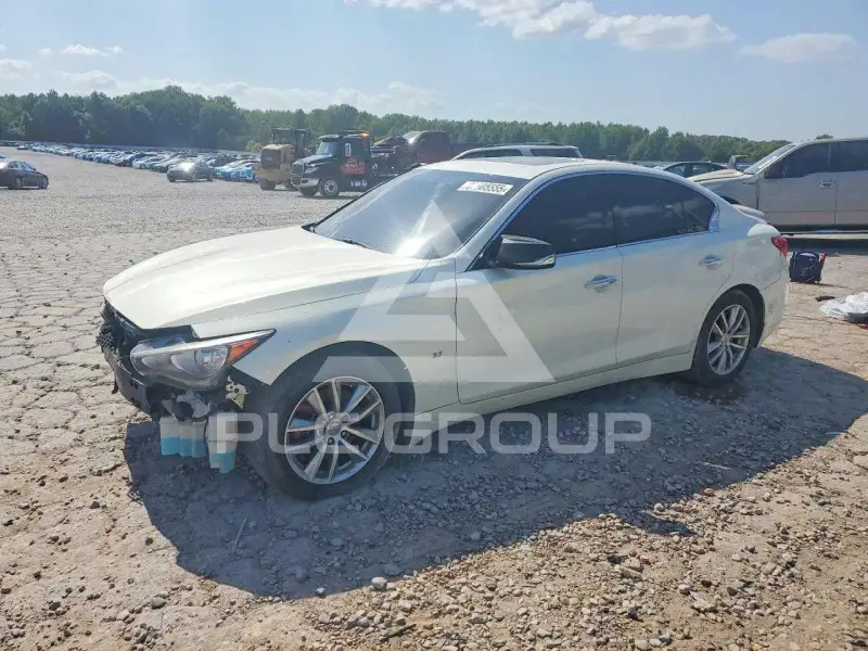 2015 Infinity Q50 фото