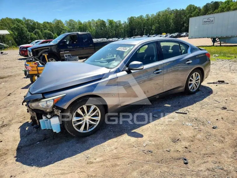 2015 Infinity Q50 фото