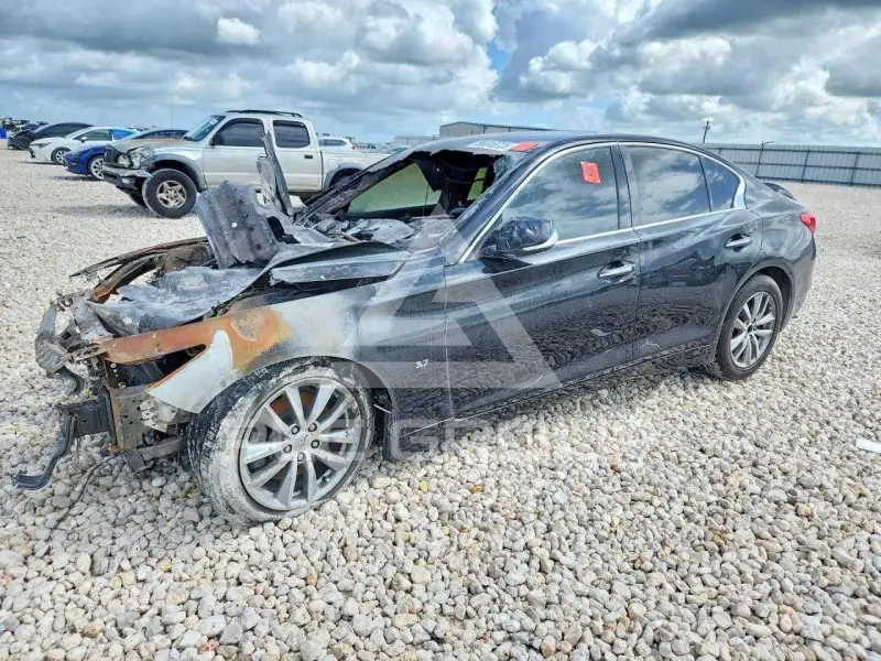 2015 Infinity Q50 фото
