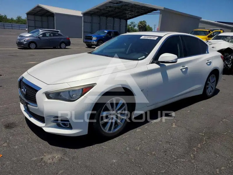 2015 Infinity Q50 фото