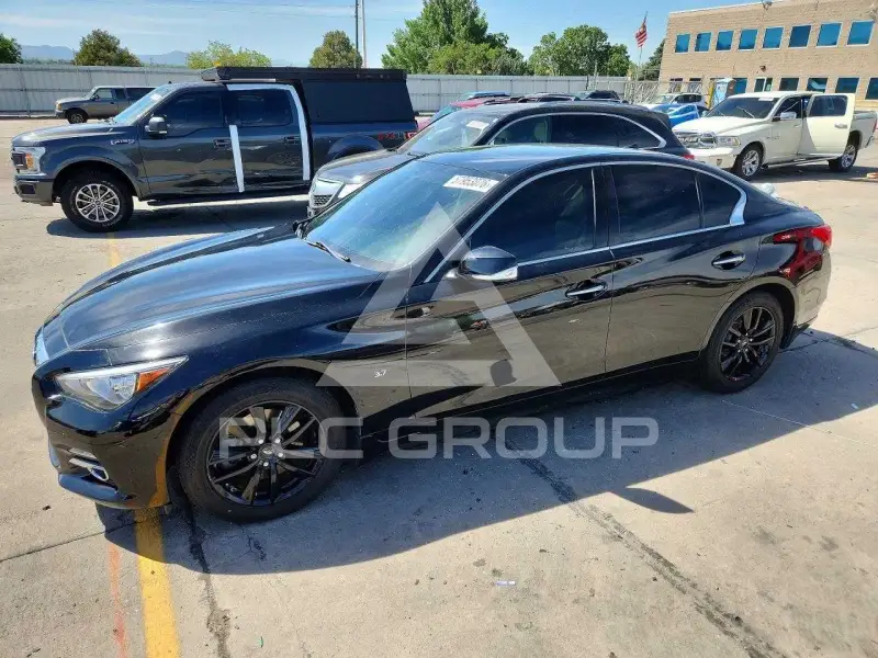 2015 Infinity Q50 photo