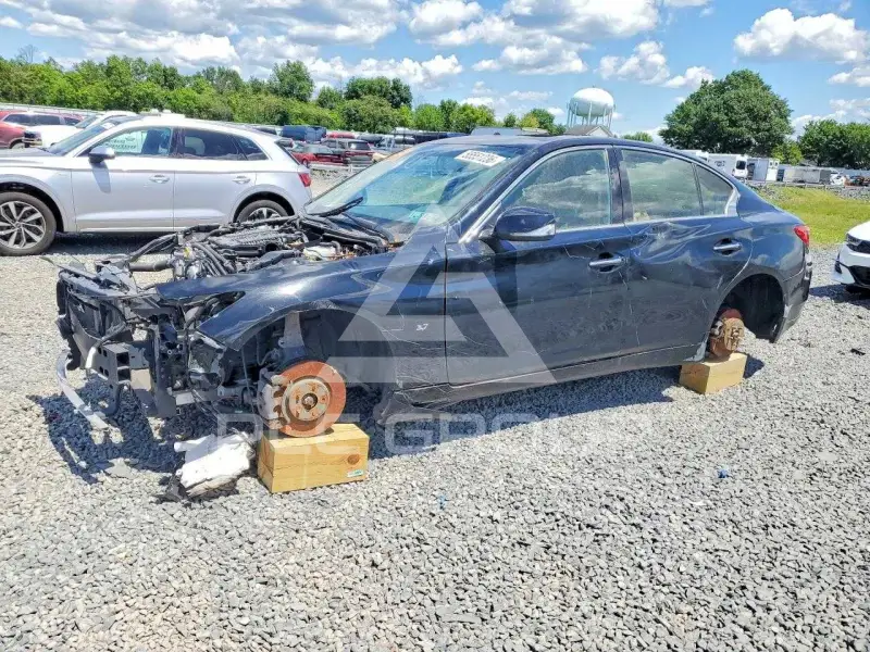 2015 Infinity Q50 фото