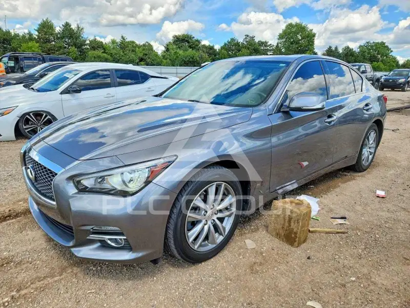 2015 Infinity Q50 фото
